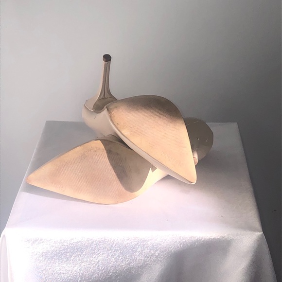 GUESS? Patent Pointed Pumps - Picture 5 of 5